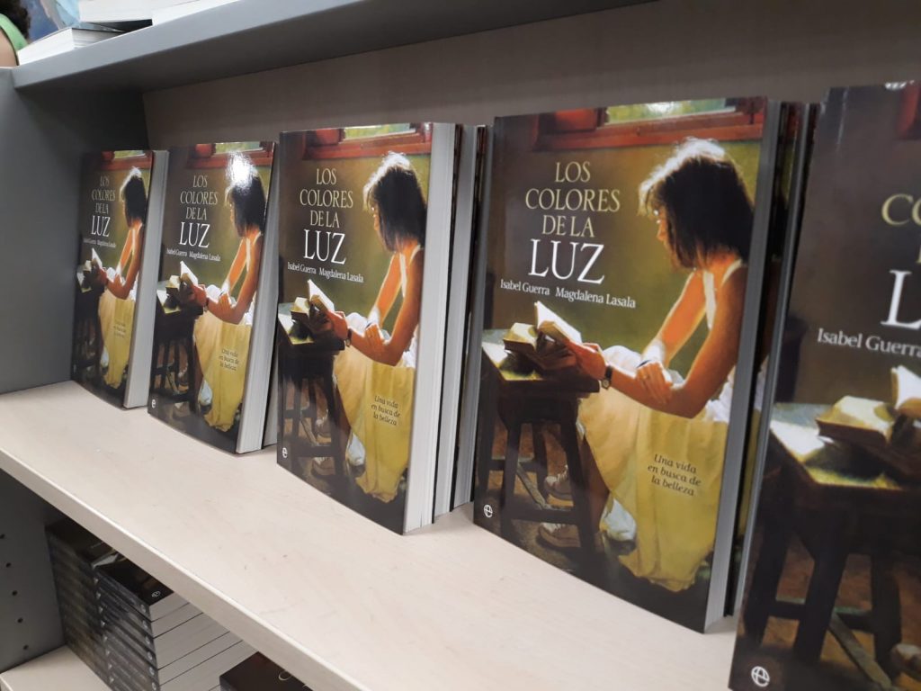 Los colores de la luz libro de magdalena lasala e isabel guerra la esfera de los libros