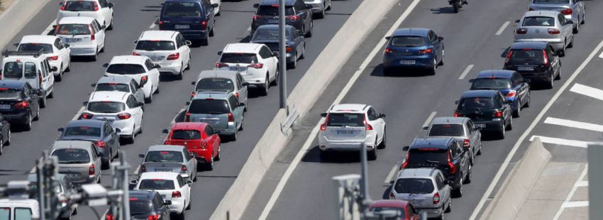 Atasco durante la operación salida de tráfico