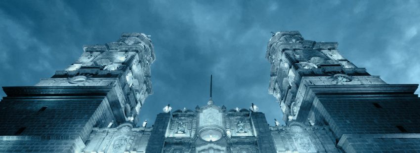 La Catedral de Morelia se ilumina de azul en rechazo a la trata de personas