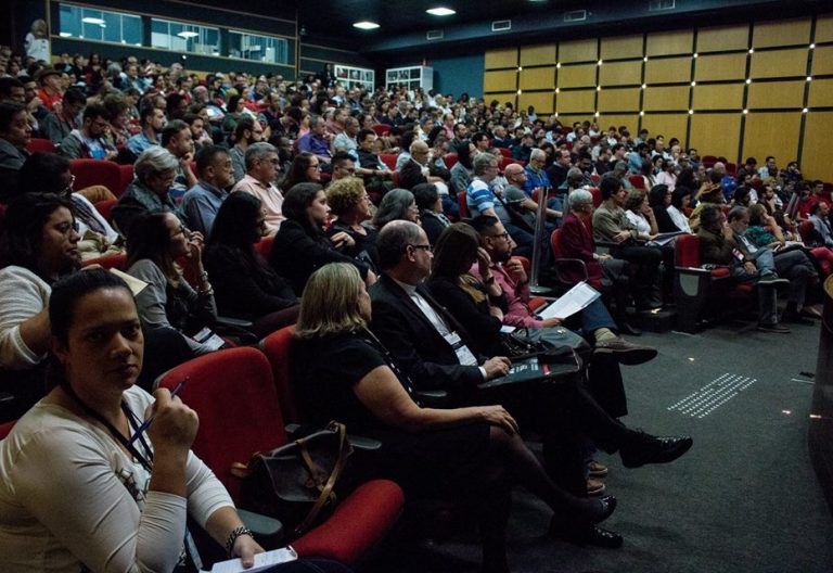 Más de 550 teólogos brasileños se pronuncian en defensa de los derechos fundamentales de los