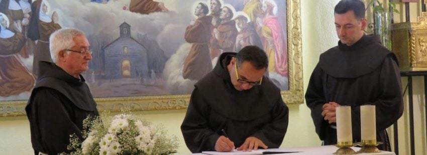Franciscanos de murcia en un acto en la capilla de su convento.