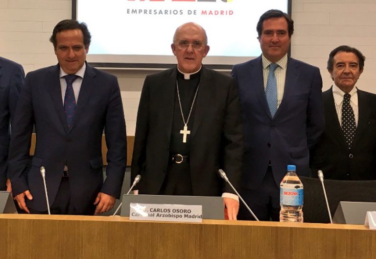 El cardenal carlos osoro visita la ceim que es la confederacion de empresarios madrileños