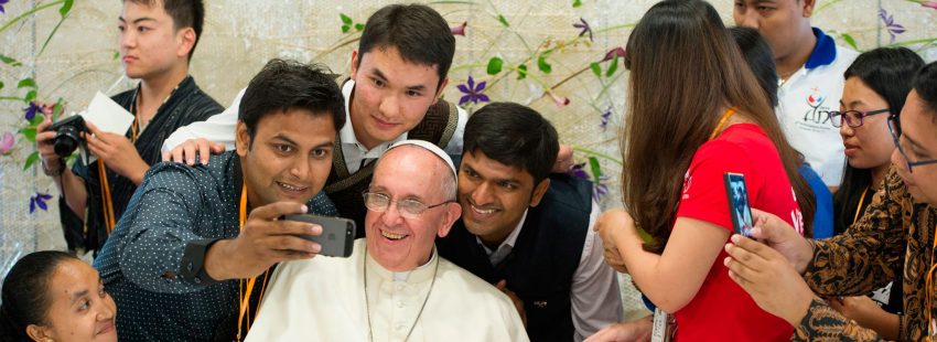 Francisco a los jóvenes: “Cuanto más llevemos a Jesús a los demás, más lo sentiremos
