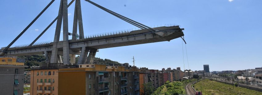 El cardenal arzobispo de Génova visita a las víctimas del colapso del puente