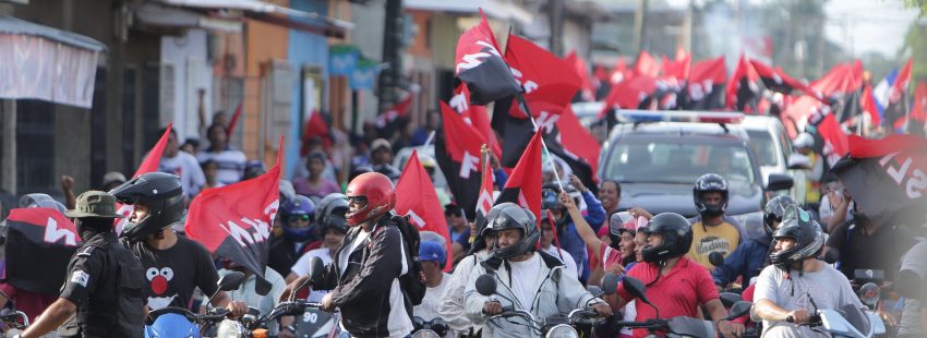 Sandinistas y orteguistas manifestandose en nicaragua