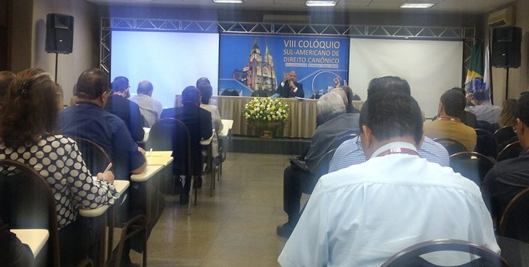Coloquio sobre Derecho Canónico en Sudamérica