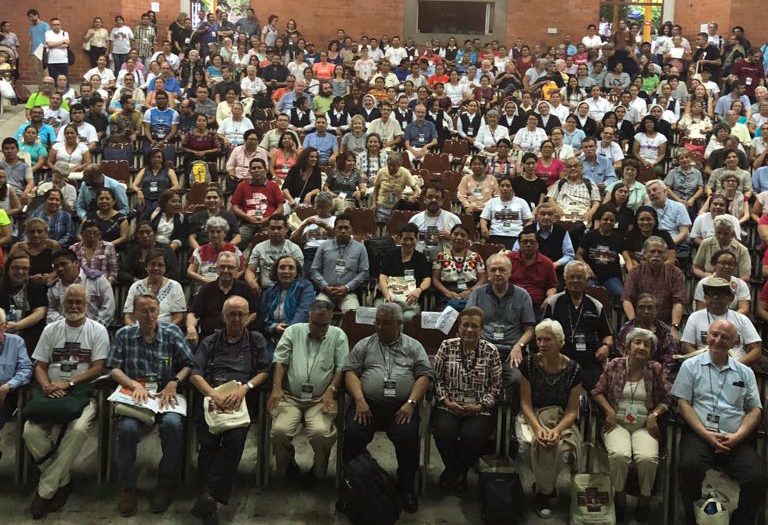 Los teólogos latinoamericanos, con el Papa: “Tu propuesta de una Iglesia pobre para los pobres