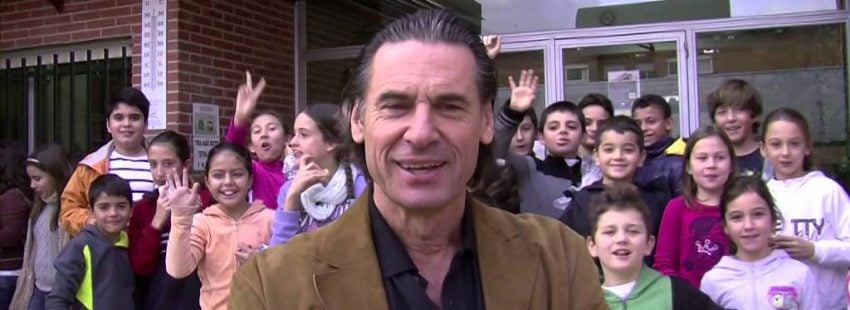 El escultor Víctor Ochoa