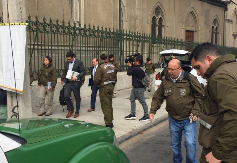 Allanamientos simultáneos en cuatro obispados chilenos