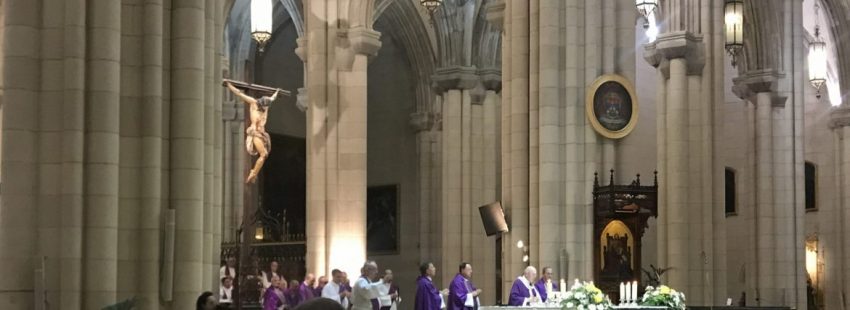 El cardenal Carlos Osoro preside el funeral por Anastasio Gil