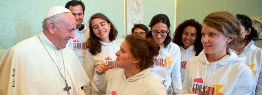 Francisco a los jóvenes: “El sexo es un regalo de Dios y no debe ser un tabú”