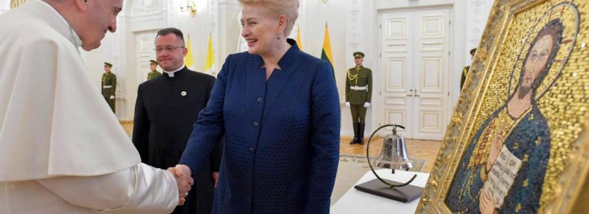 El Papa, con la presidenta de Lituania, Dalia Grybauskaite