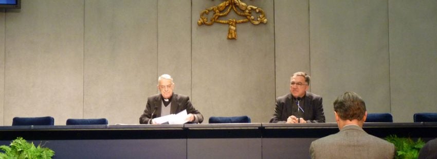 Federico Lombardi y Thomas Rosica