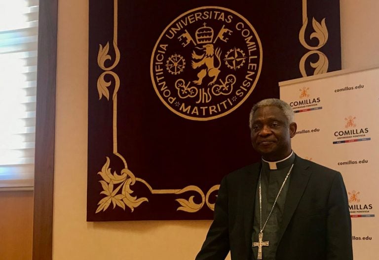 El cardenal Peter Turkson, en la Universidad Pontificia Comillas