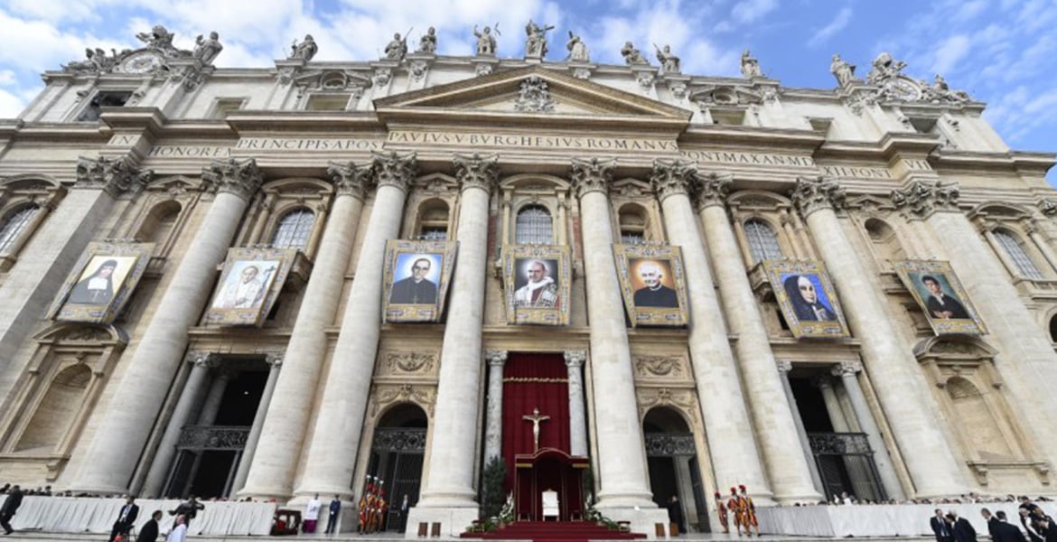 Basílica Vaticana Canonizaciones Pablo Vi Oscar Romero Madre Nazaria