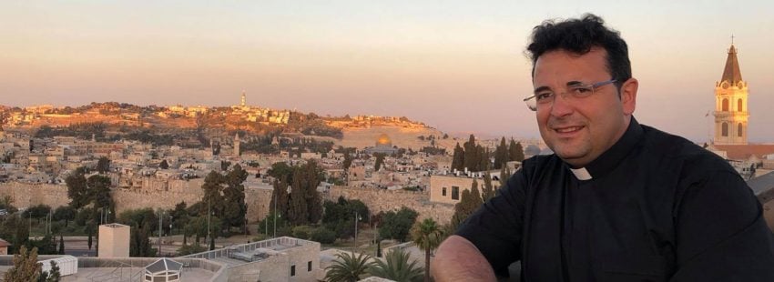 Fernando Alcázar, cura 2.0, Coria-Cáceres