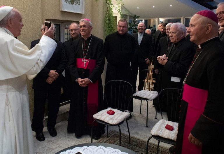 El papa Francisco, con los jesuitas de los países bálticos