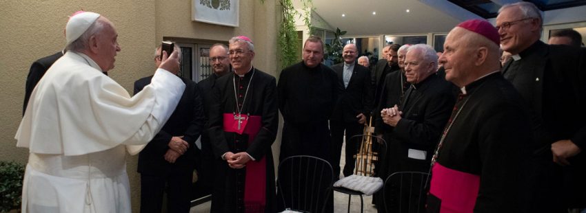 El papa Francisco, con los jesuitas de los países bálticos