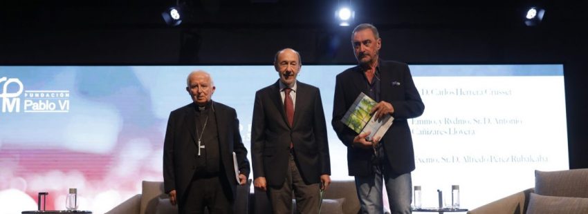 El cardenal Antonio Cañizares, Alfredo Pérez Rubalcaba y Carlos Herrera/JESÚS G. FERIA