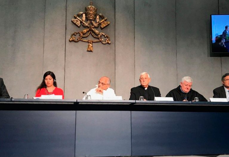 Briefing de prensa en el Vaticano con motivo del Sínodo sobre los jóvenes