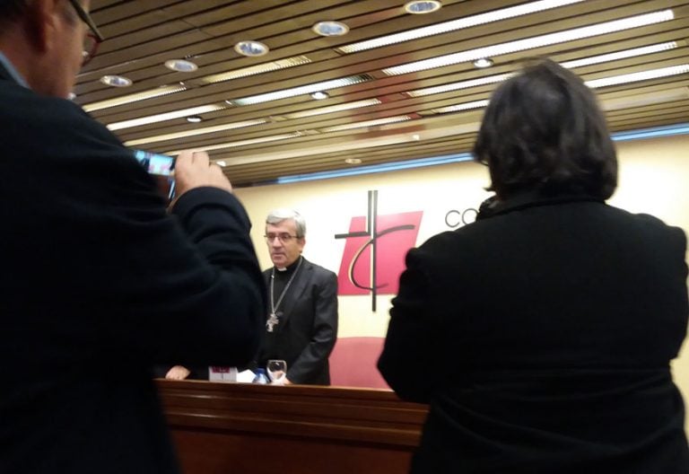 Priemra rueda de orensa de LUis Argüello como secretario general de la CEE el 23 de noviembre de