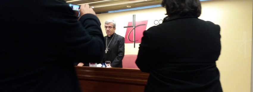 Priemra rueda de orensa de LUis Argüello como secretario general de la CEE el 23 de noviembre de