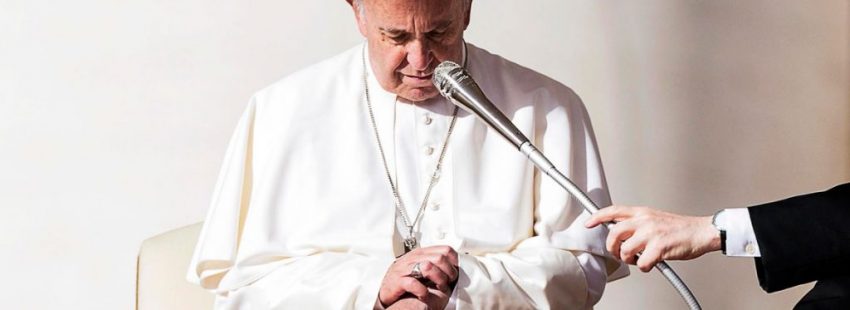 “Si no consigo donar algo es porque esa cosa me posee y soy su esclavo”, advierte el Papa