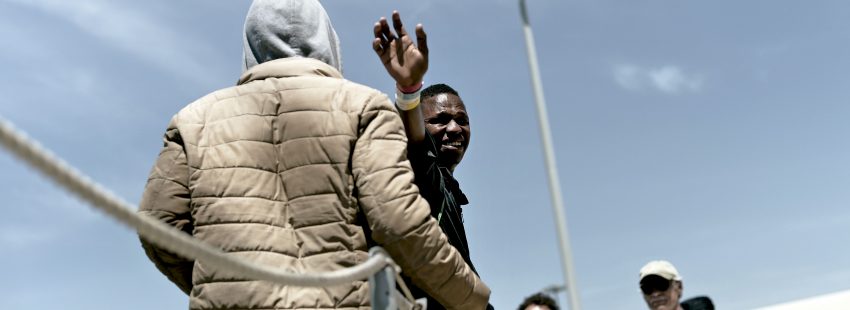 Inmigrantes del buque Aquarius a su llegada al puerto de Valencia