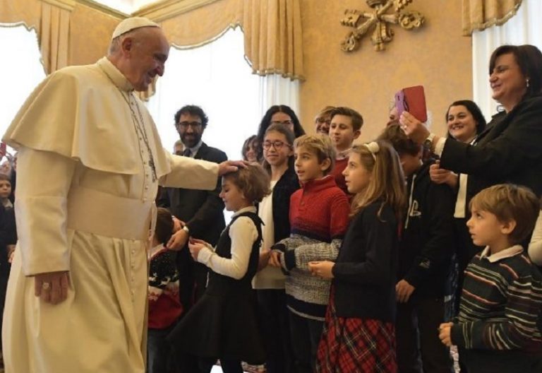 Francisco llama a los jóvenes a ser “canales de bondad” para construir un mundo mejor