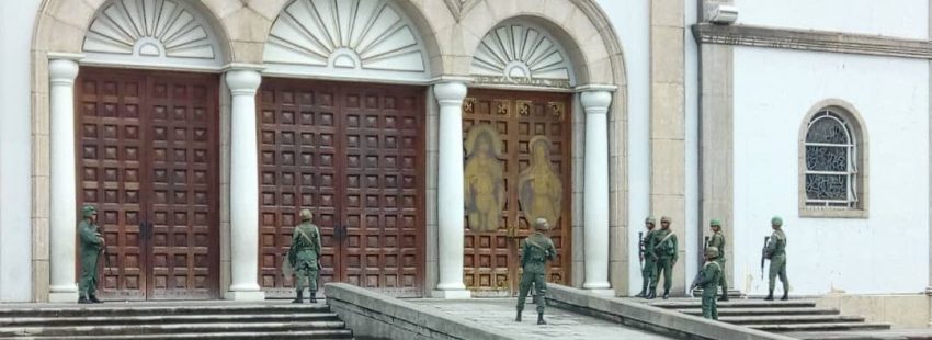 700 manifestantes venezolanos se resguardaron por más de 3 horas en la catedral de Maturín
