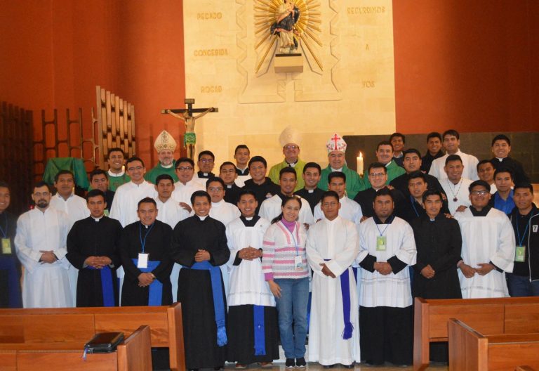 “Seminaristas indígenas sufren discriminación”, denuncia obispo mexicano