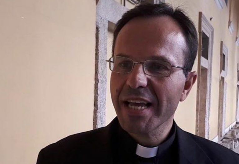 Dimisión en Doctrina de la Fe por abusos a una religiosa