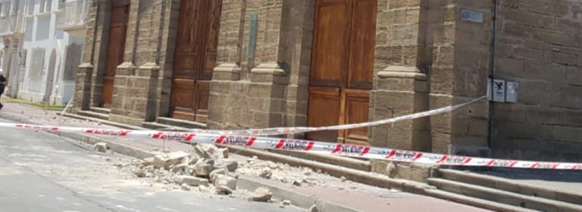 Un fuerte sismo provocó daños en catedral de La Serena