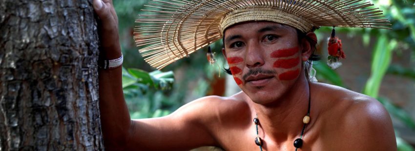 Jeremias Oliveira, joven líder indigena de la etnia mura, en la amazonía brasileña, durante la escuela de foramción en derechos humnaos de la REPAM y Cáritas Española, en Jaér, Perú, en noviembre de 2018