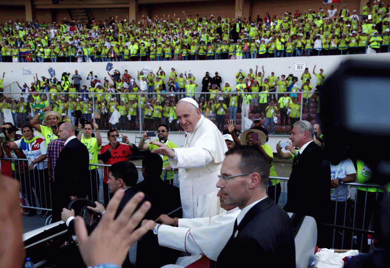 El papa Francisco, en el encuentro con los voluntarios de la JMJ de Panamá