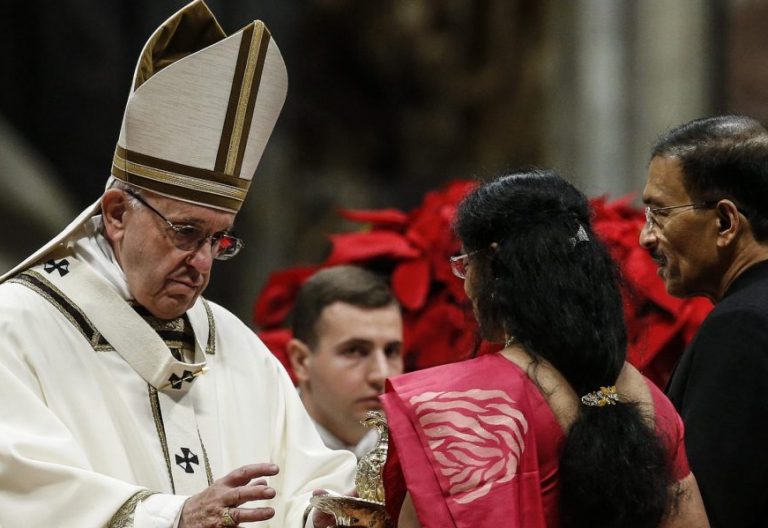 El Papa Francisco preside la misa de la Epifanía en la basílica de San Pedro/EFE