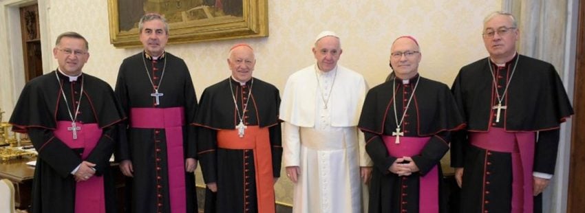 El papa Francisco con la ejecutiva de la Conferencia Episcopal de Chile