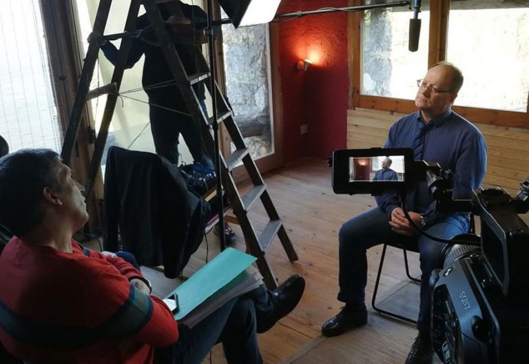 Un exprofesor de la maristas, acusado de abusos sexuales a menores, en la grabación de la serie