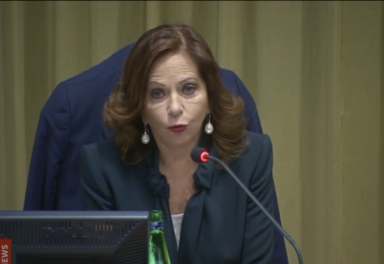 Valentina Alazraki a los obispos en la cumbre antiabusos: “Si no comunican, son cómplices de los