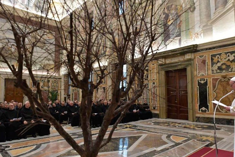 El papa Francisco en audiencia con los hermanos de la Orden Hospitalaria de San Juan de Dios