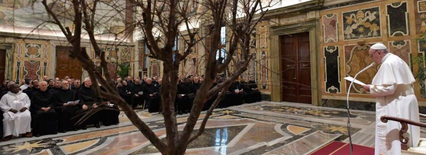 El papa Francisco en audiencia con los hermanos de la Orden Hospitalaria de San Juan de Dios