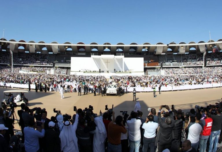 Abu Dabi pone en marcha el proceso para crear 17 lugares de culto cristianos