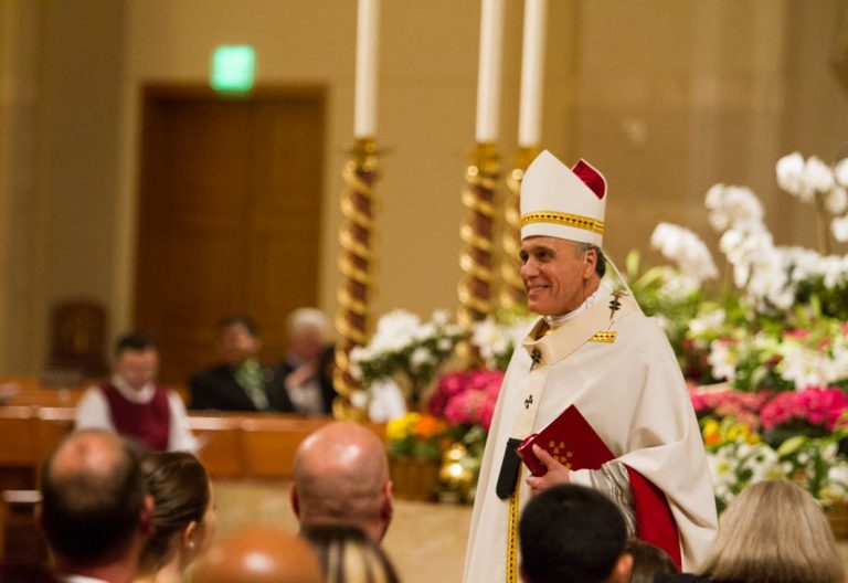 El presidente de los obispos de EE.UU. se recupera tras haber sufrido un leve infarto cerebral