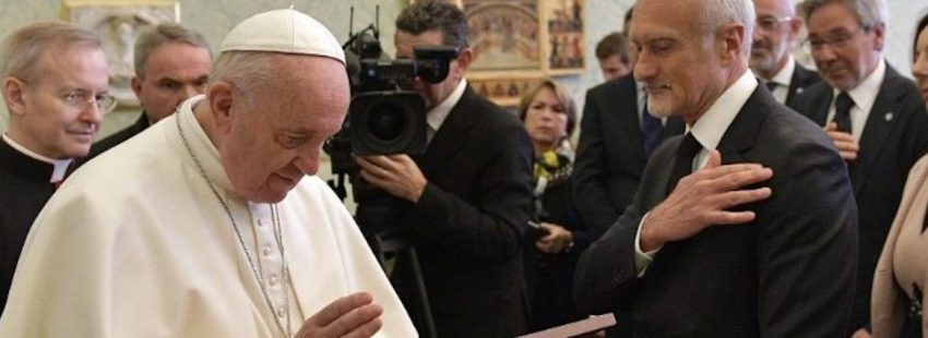 Francisco condena la privatización de la sanidad: “No puede ser solo para quien pueda