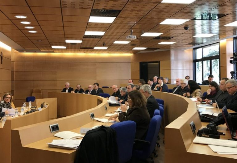 El cardenal Carlos Osoro, Teresa Compte y Rafael Luciani