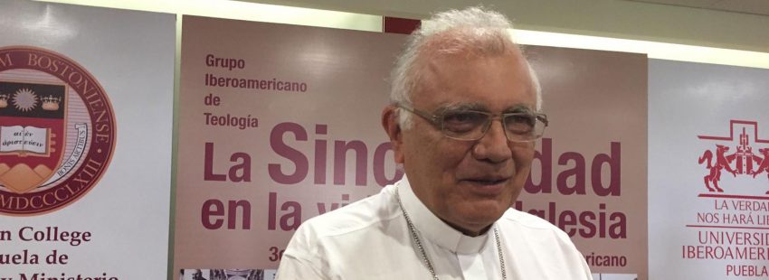 El cardenal Baltazar Porras en el encuentro por los 40 años de Puebla