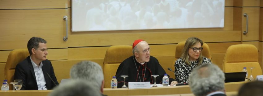 El cardenal Carlos Osoro, Teresa Compte y Rafael Luciani