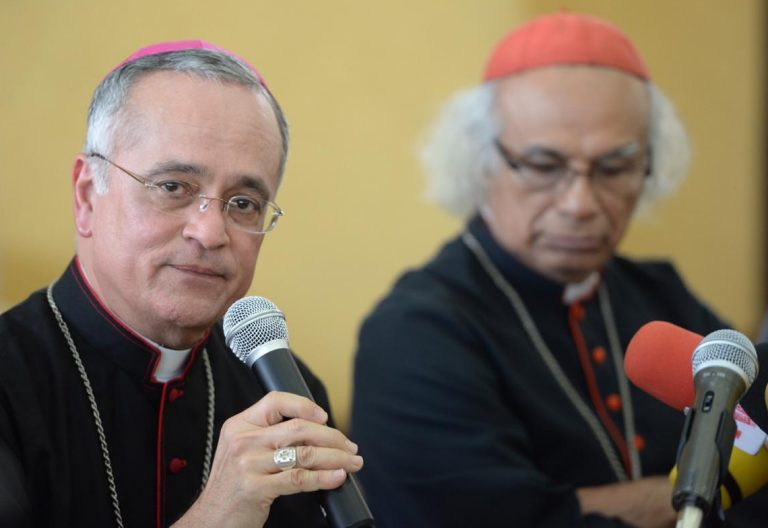 El obispo nicaragüense que fue amenazado de muerte continuará su ministerio en Roma