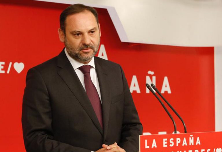 El PSOE responde a Francisco: Pedro Sánchez está “trabajando más que nadie” por atender a