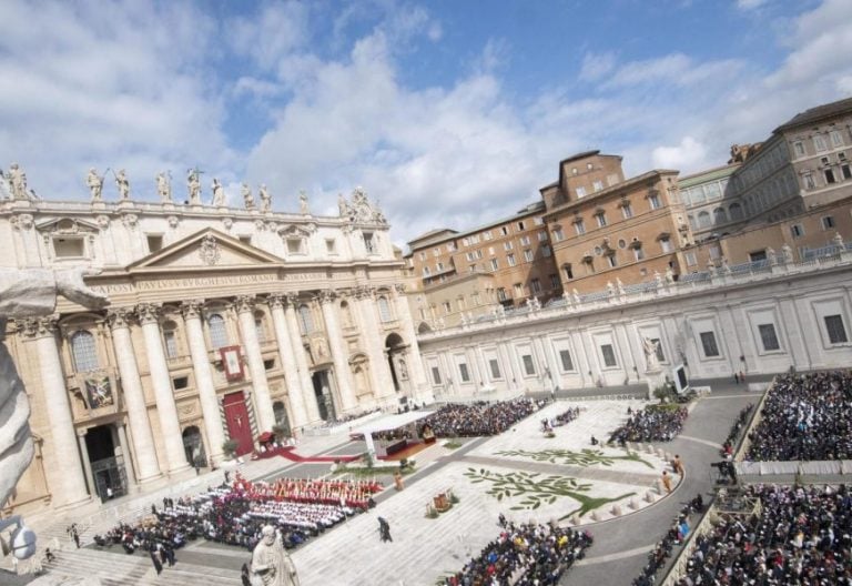 Vista general de la Plaza de San Pedro en el Domingo de Ramos/EFE